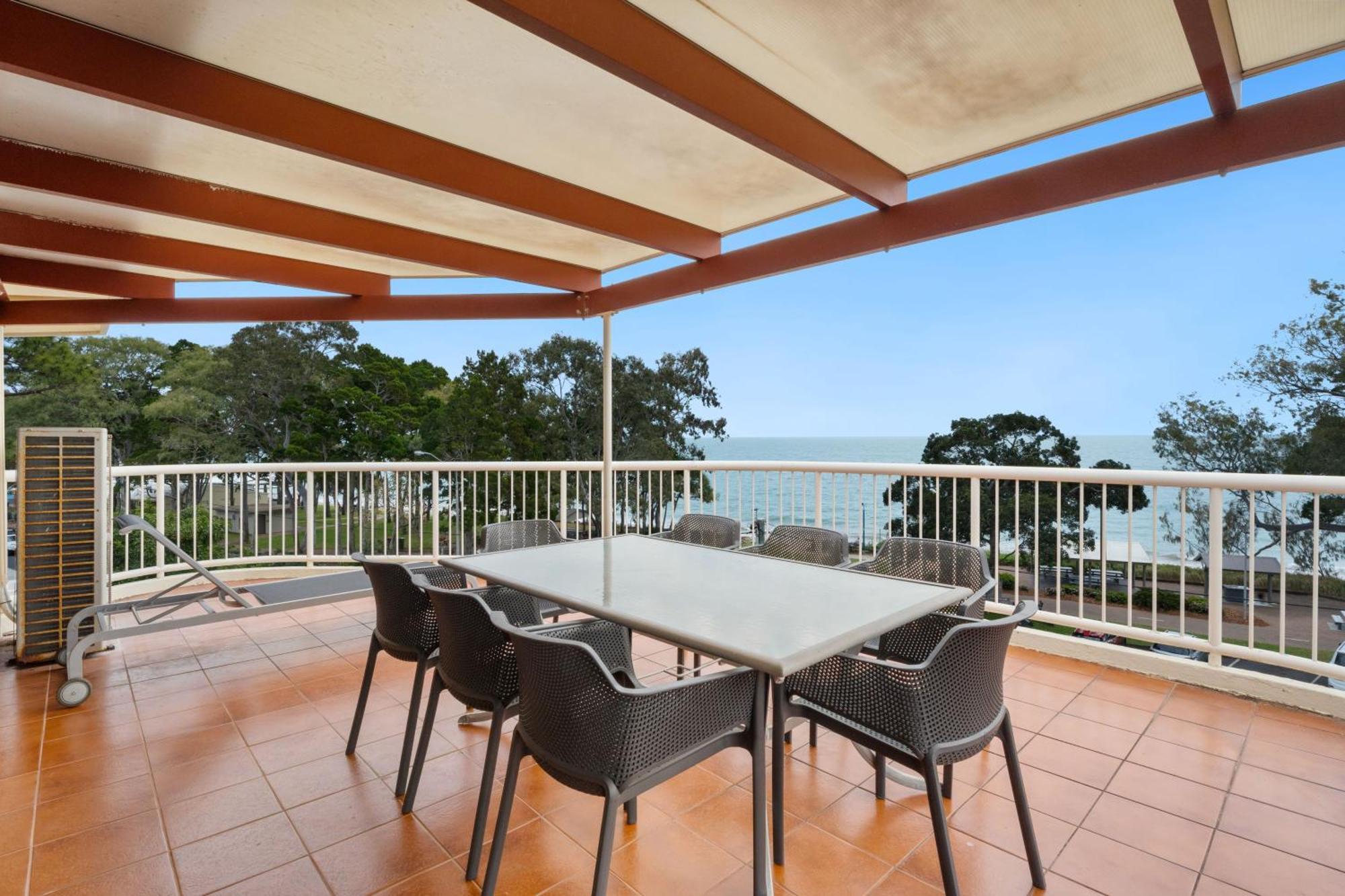 Charlton On The Esplanade Lejlighedshotel Hervey Bay Eksteriør billede
