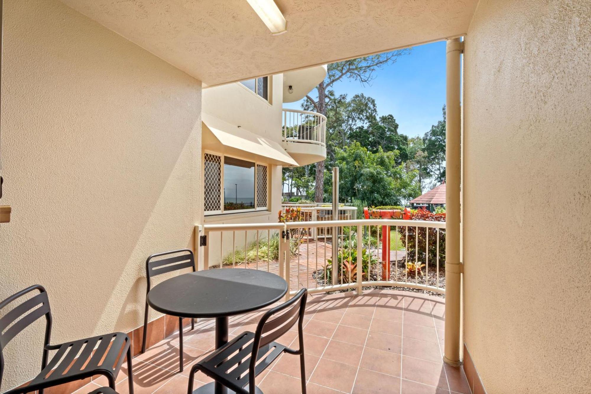 Charlton On The Esplanade Lejlighedshotel Hervey Bay Eksteriør billede
