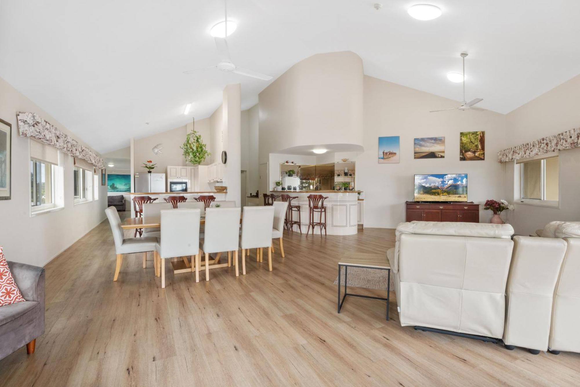 Charlton On The Esplanade Lejlighedshotel Hervey Bay Eksteriør billede
