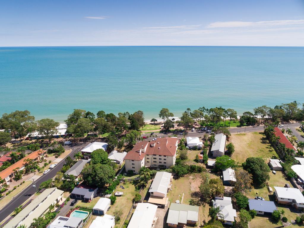 Charlton On The Esplanade Lejlighedshotel Hervey Bay Eksteriør billede
